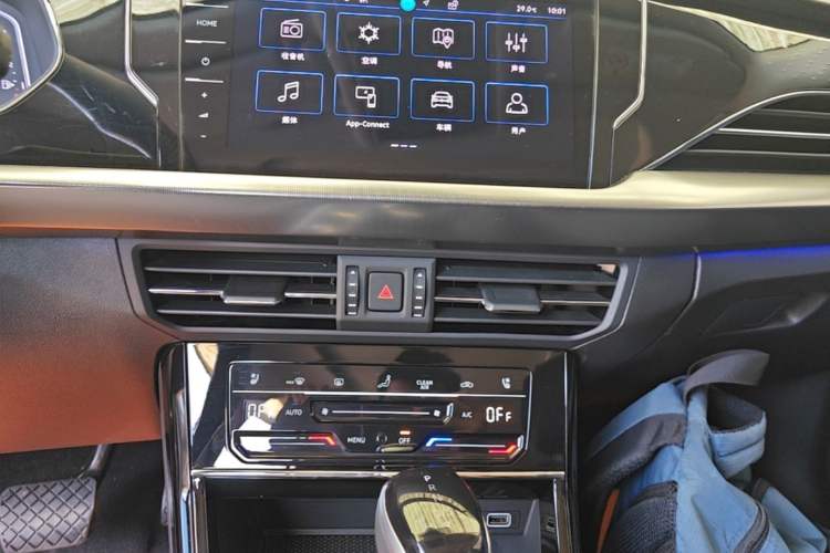 Used Volkswagen Passat 2024 380TSI Starry Dragon Edition Audio And AC Panel