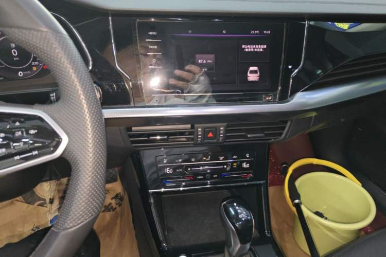 Used Volkswagen Passat 2024 330TSI Elite Edition Audio And AC Panel
