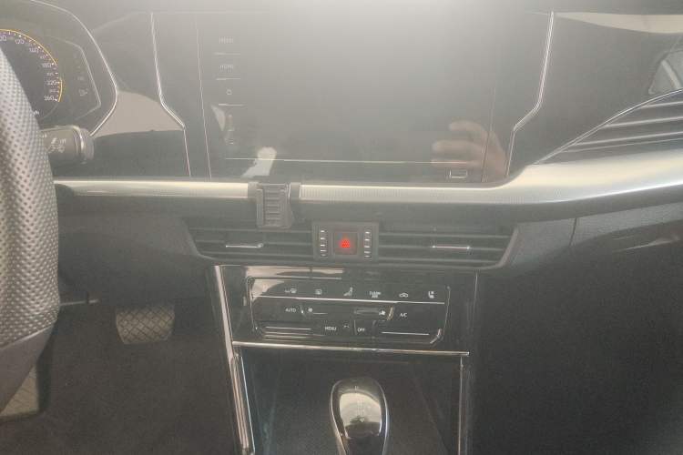Used Volkswagen Passat 2024 380TSI Elite Edition Audio And AC Panel