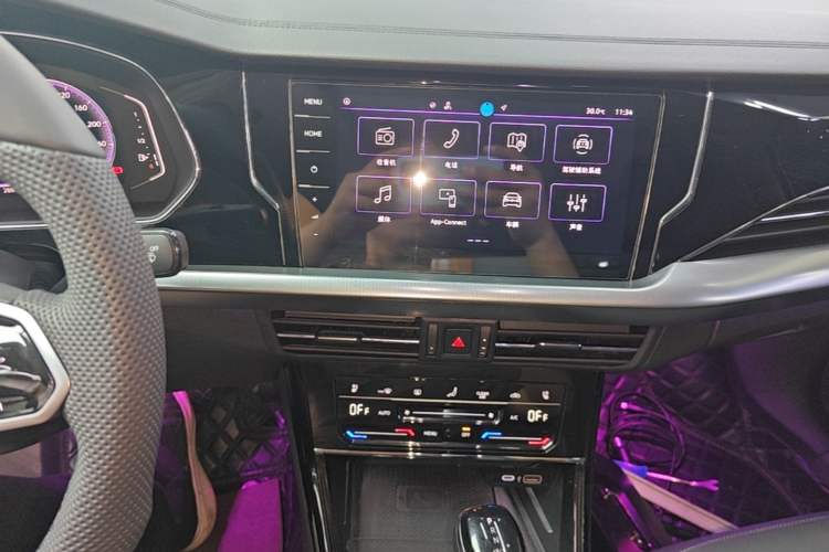 Used Volkswagen Passat 2024 380TSI Dragon Glory Edition Audio And AC Panel