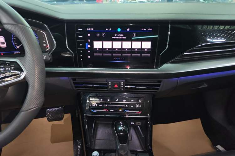 Used Volkswagen Passat 2024 380TSI Starry Luxury Edition Audio And AC Panel