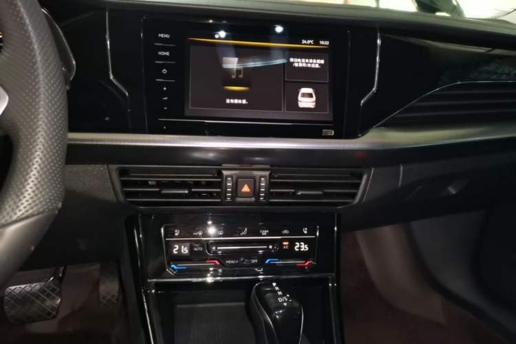 Used Volkswagen Passat 2024 330TSI Elite Edition Audio And AC Panel
