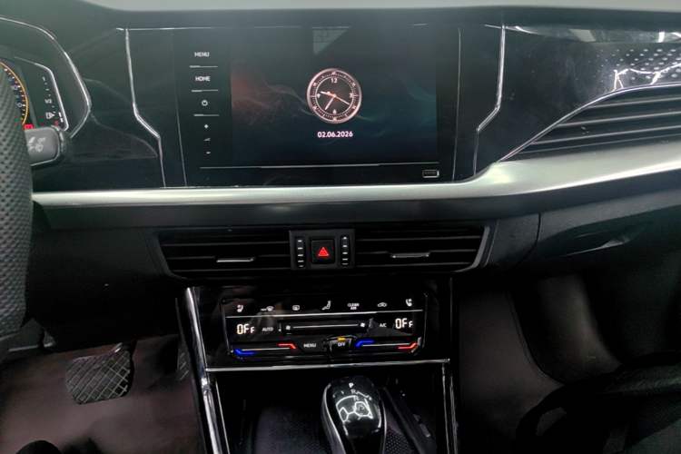 Used Volkswagen Passat 2024 380TSI Dragon Edition Audio And AC Panel