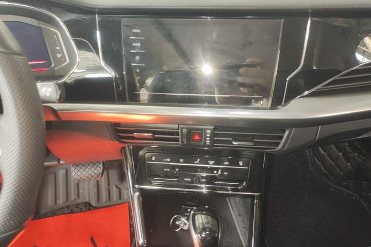 Used Volkswagen Passat 2024 330TSI Elite Edition Audio And AC Panel