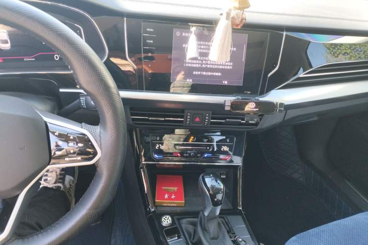 Used Volkswagen Passat 2024 380TSI Luxury Edition Audio And AC Panel