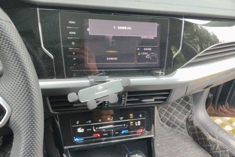 Used Volkswagen Passat 2024 380TSI Starry Elite Edition Audio And AC Panel