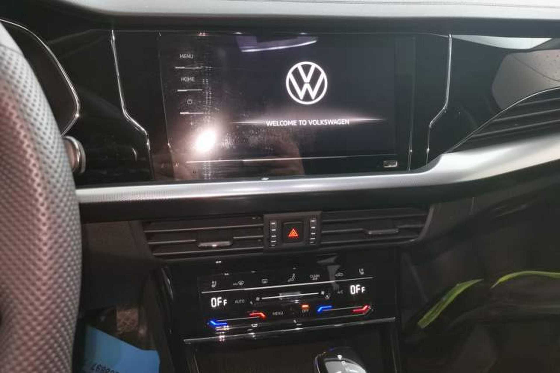 Used Volkswagen Passat 2024 330TSI Elite Edition Audio And AC Panel