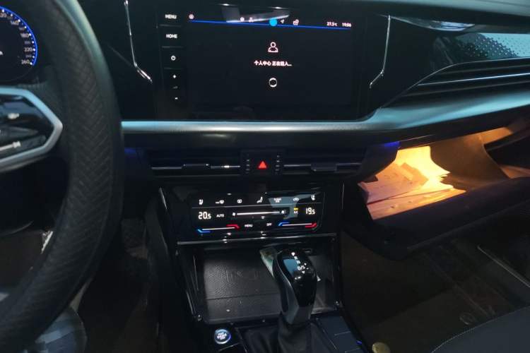 Used Volkswagen Passat 2024 380TSI Starry Luxury Edition Audio And AC Panel