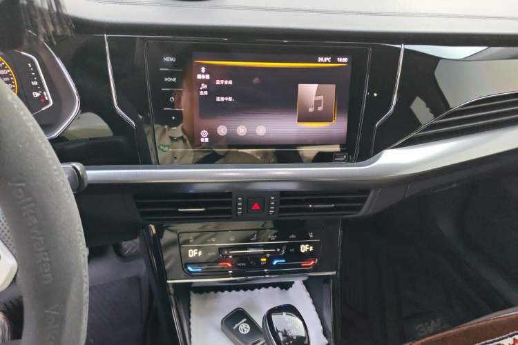 Used Volkswagen Passat 2024 380TSI Starry Dragon Edition Audio And AC Panel