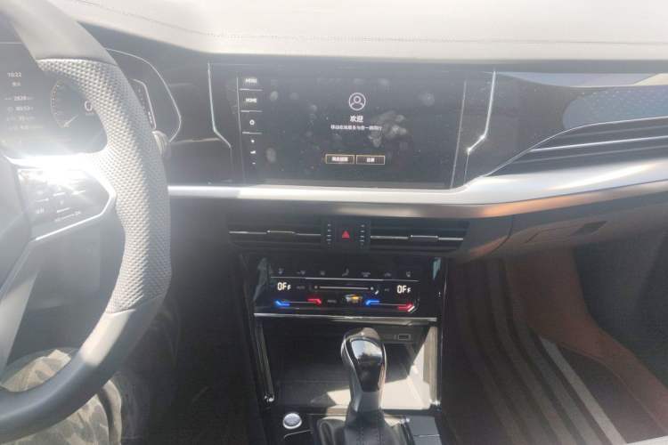 Used Volkswagen Passat 2024 380TSI Dragon Glory Edition Audio And AC Panel