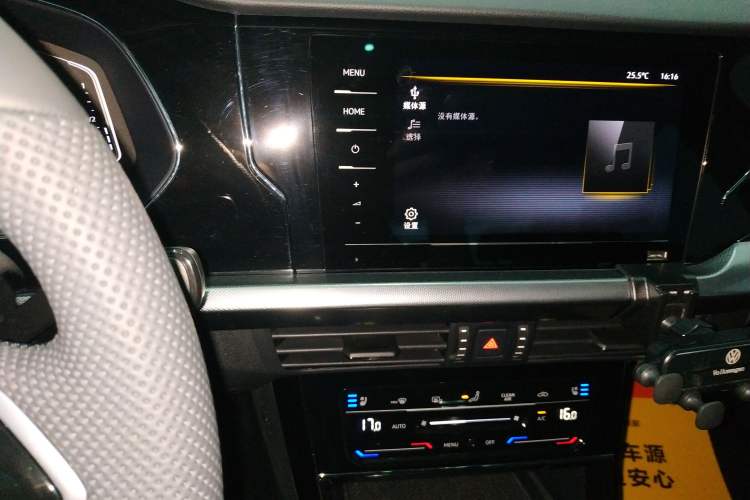 Used Volkswagen Passat 2024 380TSI Starry Dragon Edition Audio And AC Panel