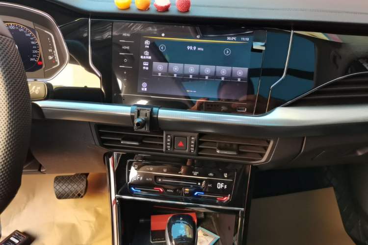 Used Volkswagen Passat 2024 330TSI Elite Edition Audio And AC Panel