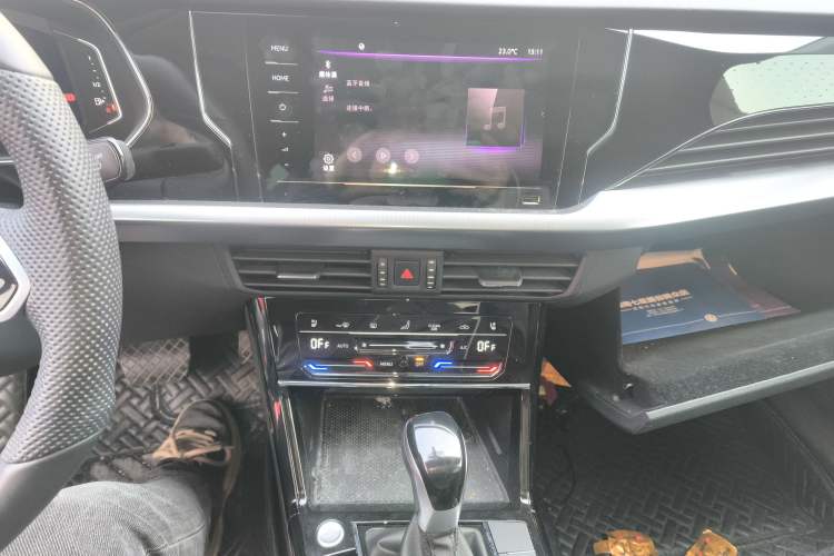 Used Volkswagen Passat 2024 330TSI Elite Edition Audio And AC Panel