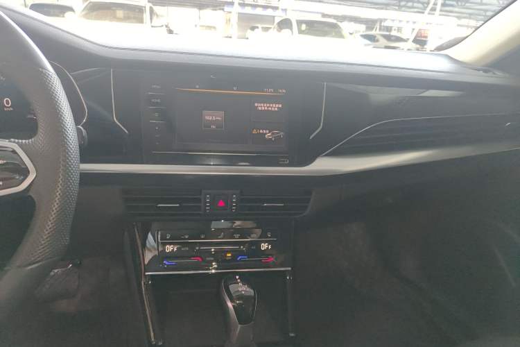 Used Volkswagen Passat 2024 330TSI Elite Edition Audio And AC Panel