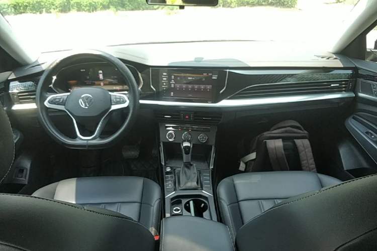 Used Volkswagen Passat 2024 280TSI Business Edition Center Console