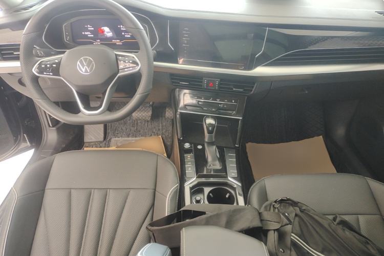 Used Volkswagen Passat 2024 380TSI Dragon Edition Center Console