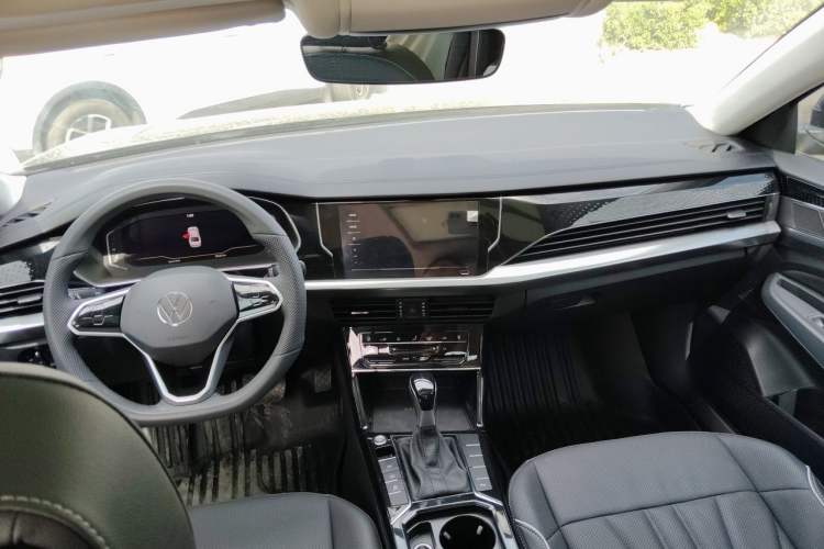 Used Volkswagen Passat 2024 380TSI Starry Dragon Edition Center Console