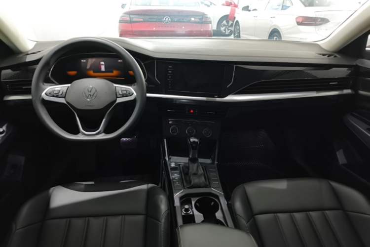 Used Volkswagen Passat 2024 280TSI Business Edition Center Console