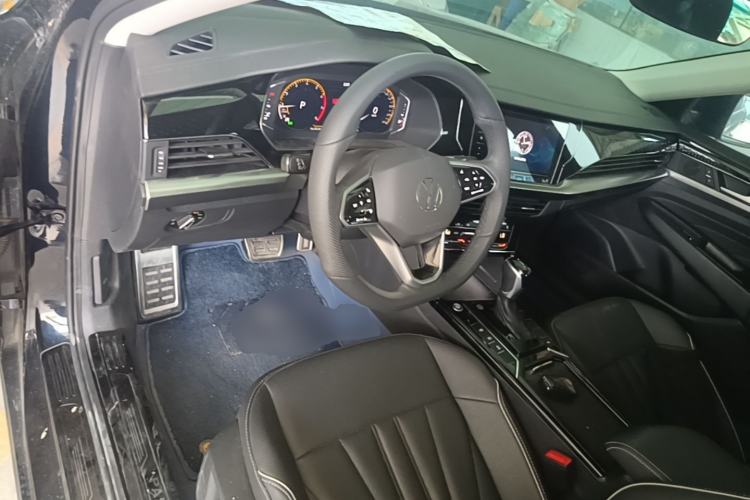 Used Volkswagen Passat 2024 330TSI Elite Edition Center Console