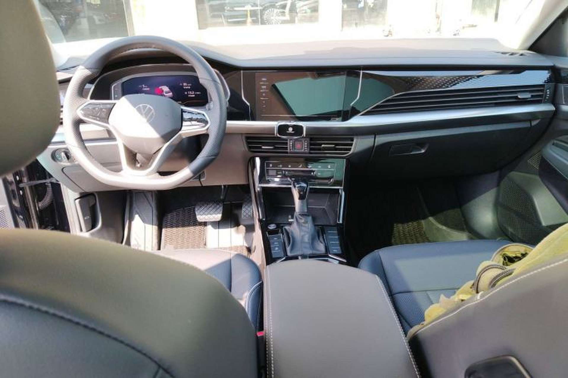 Used Volkswagen Passat 2024 380TSI Elite Edition Center Console
