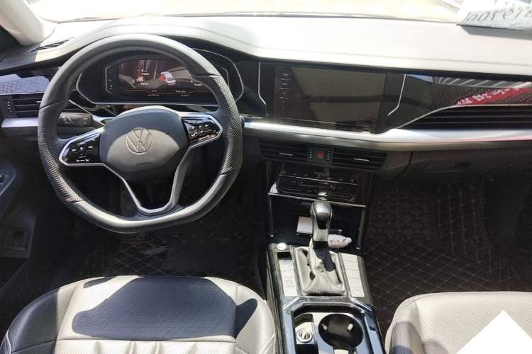 Used Volkswagen Passat 2024 380TSI Dragon Edition Center Console