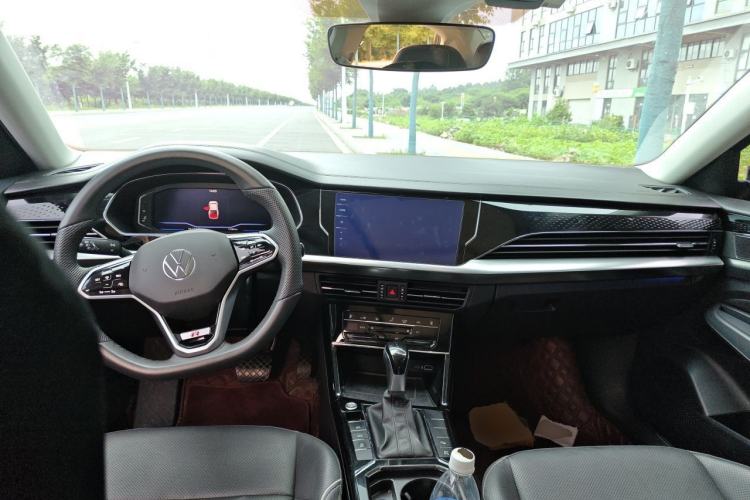 Used Volkswagen Passat 2024 380TSI Starry Dragon Edition Center Console