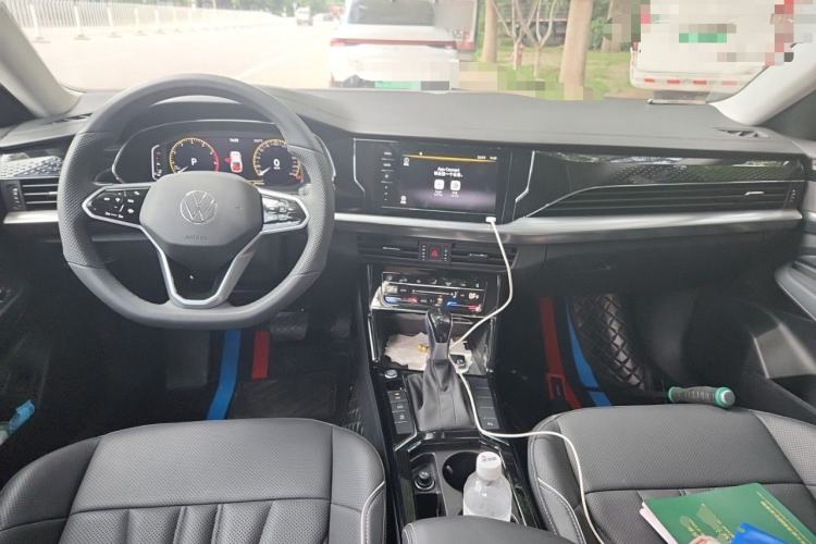 Used Volkswagen Passat 2024 330TSI Elite Edition Center Console