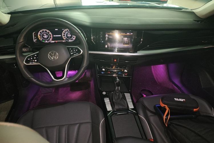Used Volkswagen Passat 2024 380TSI Elite Edition Center Console