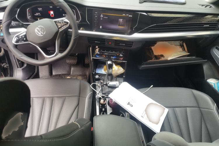 Used Volkswagen Passat 2024 380TSI Dragon Edition Center Console