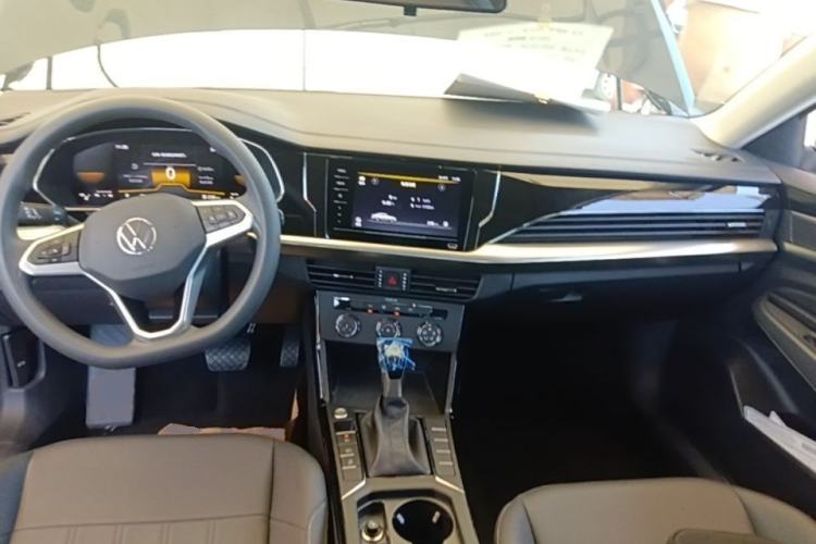 Used Volkswagen Passat 2024 280TSI Business Edition Center Console