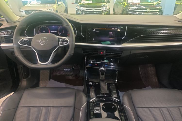 Used Volkswagen Passat 2024 380TSI Luxury Edition Center Console