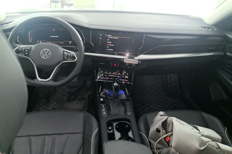 Used Volkswagen Passat 2024 330TSI Elite Edition Center Console