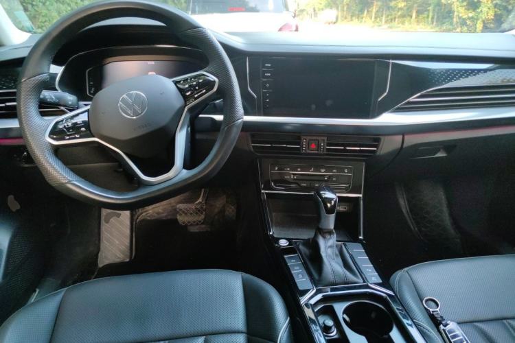 Used Volkswagen Passat 2024 380TSI Dragon Glory Edition Center Console