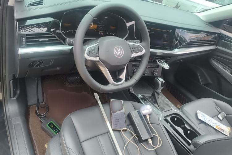 Used Volkswagen Passat 2024 280TSI Business Edition Center Console