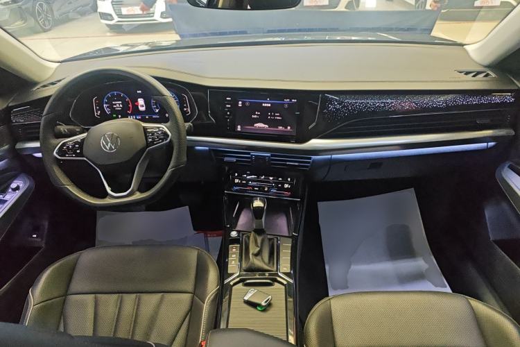 Used Volkswagen Passat 2024 330TSI Starry Elite Edition Center Console