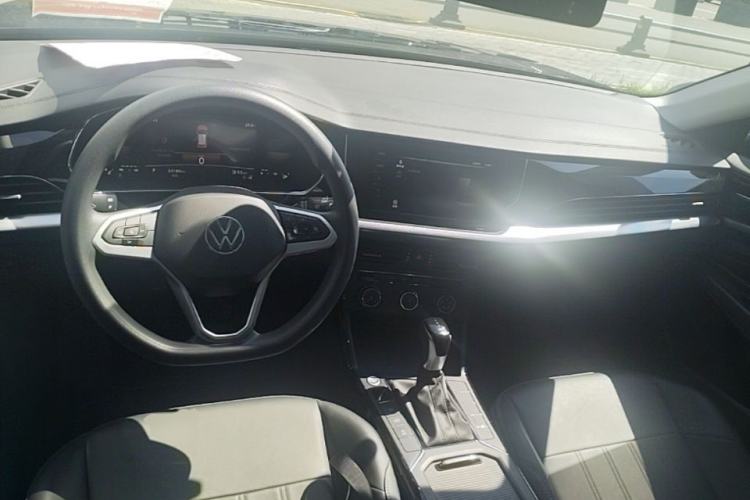 Used Volkswagen Passat 2024 280TSI Business Edition Center Console