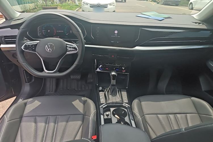Used Volkswagen Passat 2024 380TSI Starry Luxury Edition Center Console