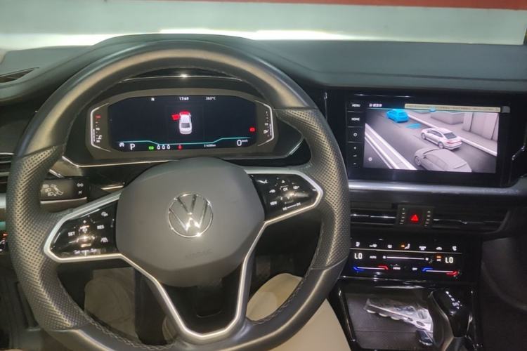 Used Volkswagen Passat 2024 380TSI Luxury Edition Center Console