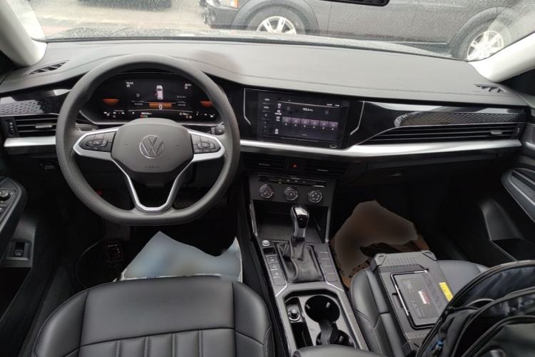 Used Volkswagen Passat 2024 280TSI Business Edition Center Console