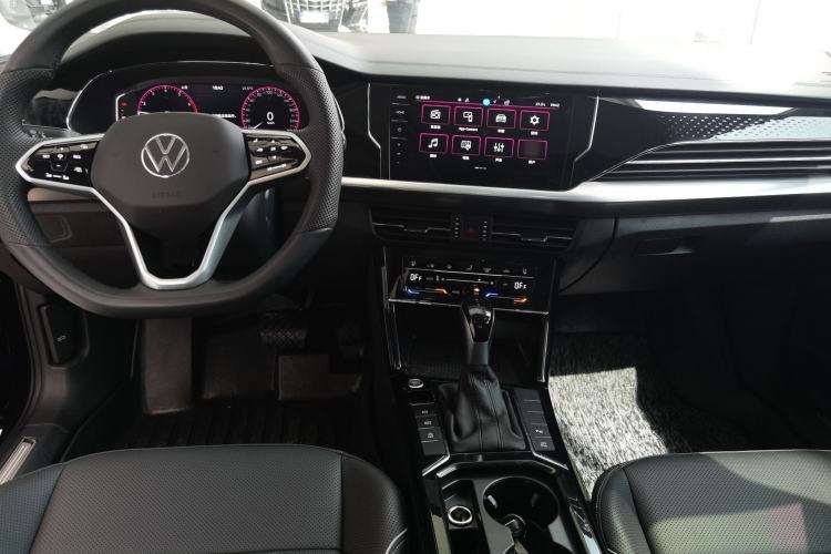 Used Volkswagen Passat 2024 380TSI Dragon Glory Edition Center Console