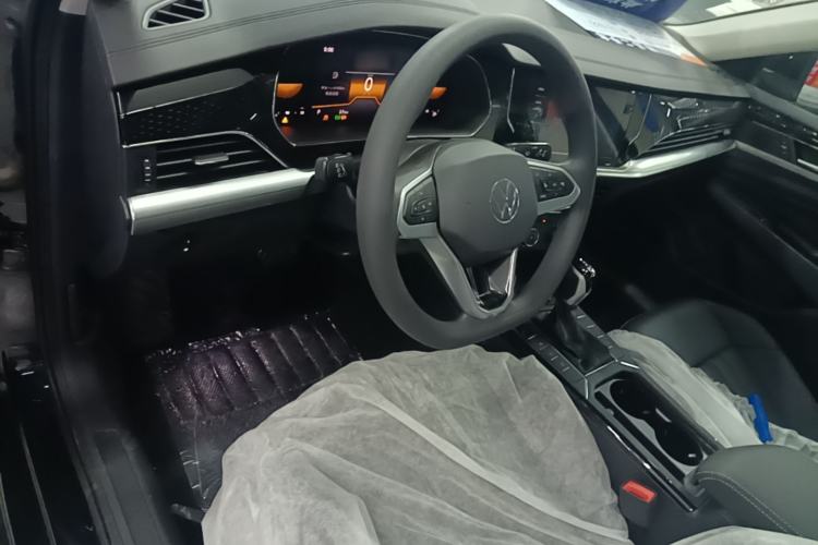 Used Volkswagen Passat 2024 280TSI Business Edition Center Console
