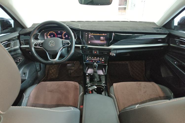 Used Volkswagen Passat 2024 330TSI Starry Elite Edition Center Console