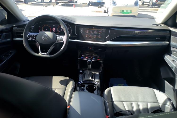 Used Volkswagen Passat 2024 330TSI Starry Elite Edition Center Console