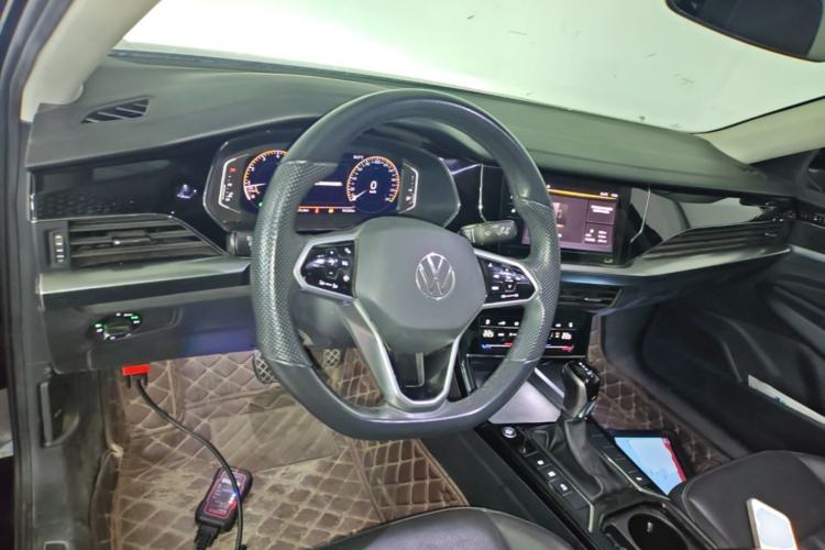 Used Volkswagen Passat 2024 280TSI Elite Edition Center Console