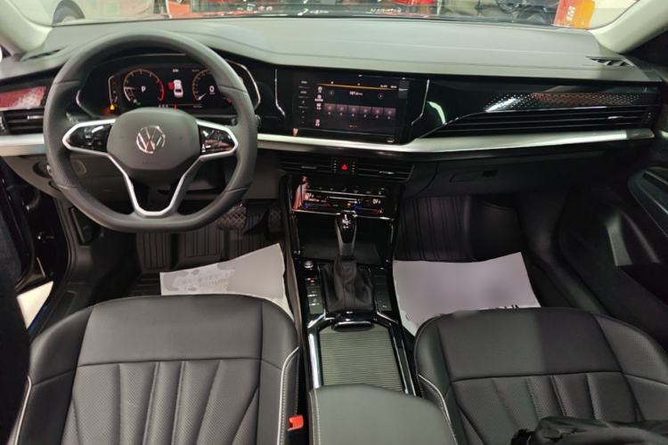 Used Volkswagen Passat 2024 380TSI Dragon Edition Center Console
