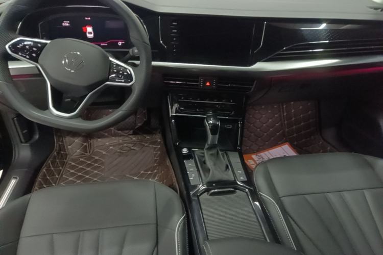 Used Volkswagen Passat 2024 380TSI Starry Dragon Edition Center Console