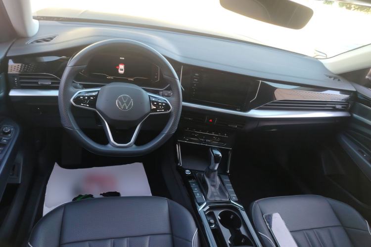 Used Volkswagen Passat 2024 380TSI Starry Elite Edition Center Console