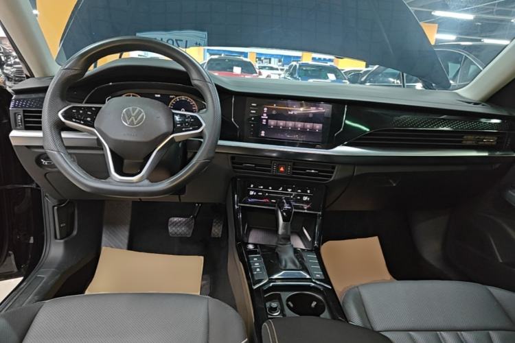 Used Volkswagen Passat 2024 380TSI Elite Edition Center Console