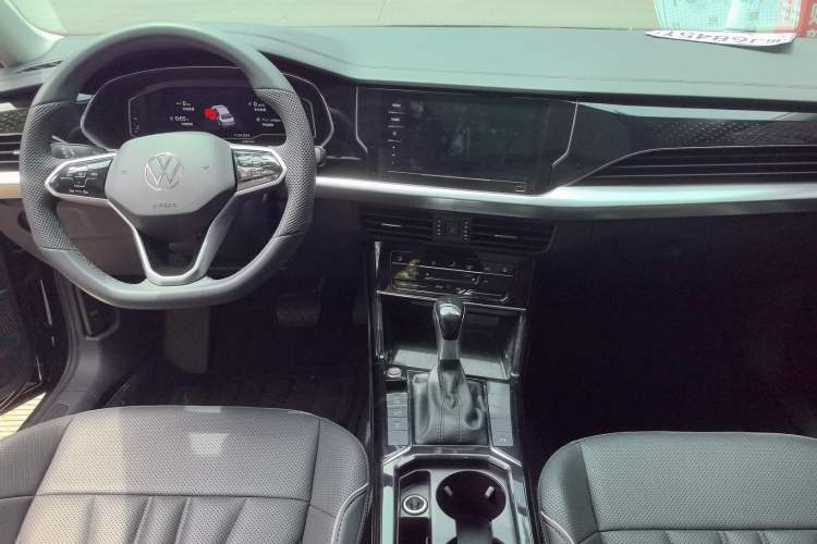 Used Volkswagen Passat 2024 380TSI Starry Dragon Edition Center Console