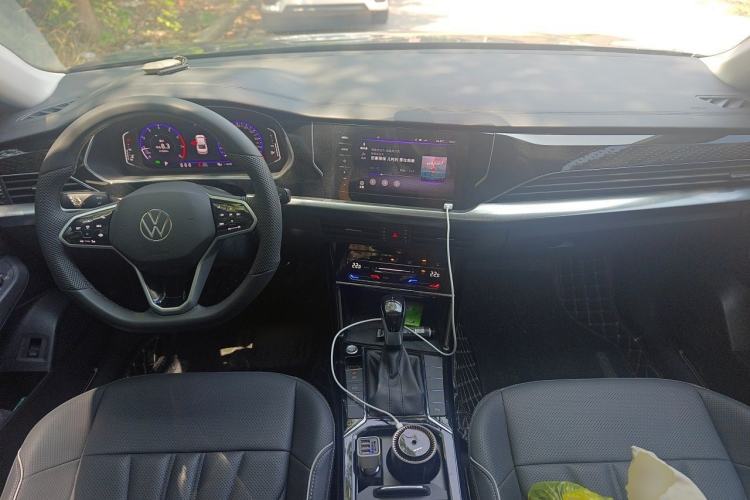 Used Volkswagen Passat 2024 330TSI Starry Elite Edition Center Console